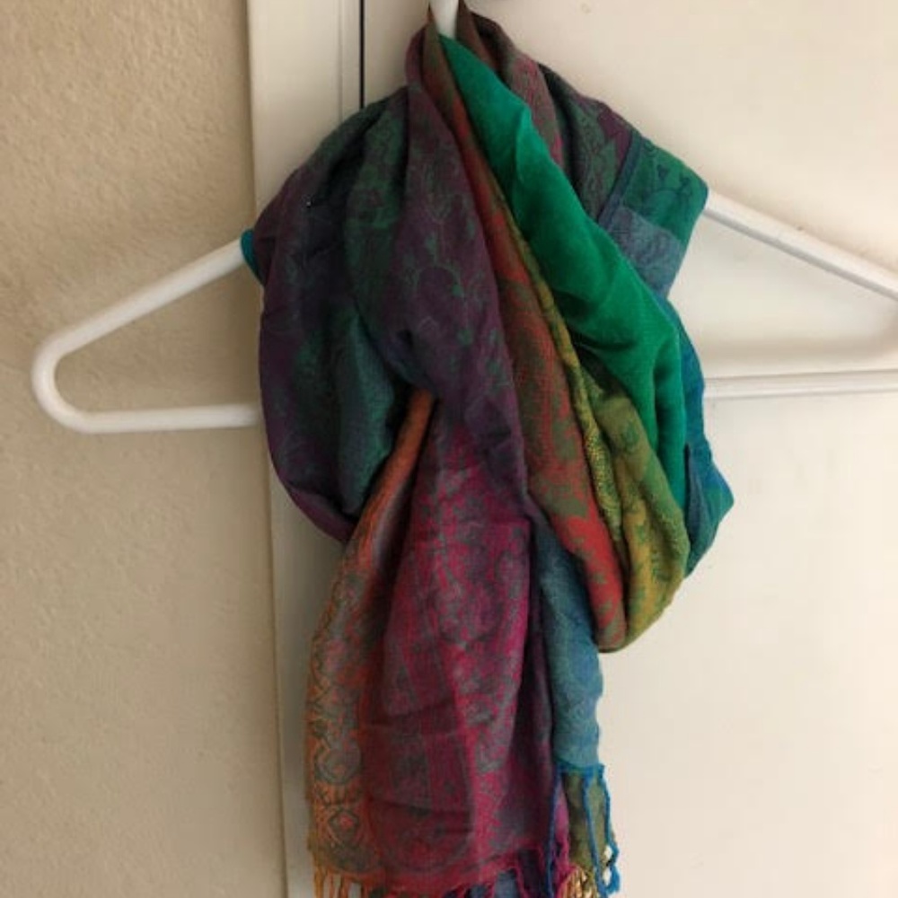 Multi-colored soft scarf - Picture 3 of 4